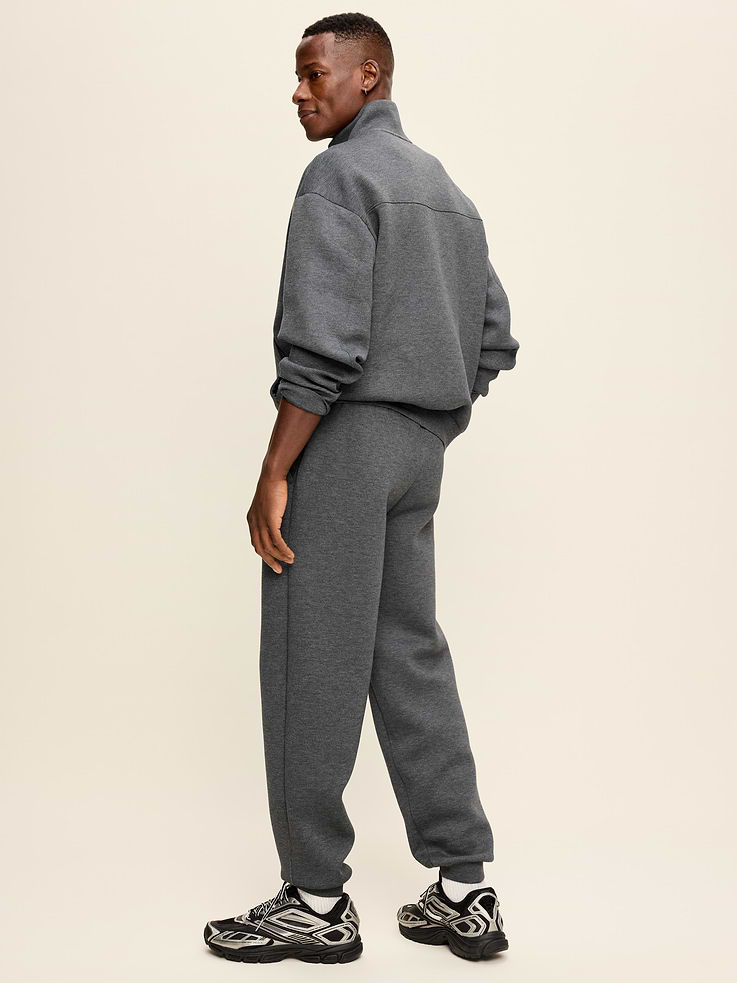 L'image numéro 3 présente Pantalon de jogging coupe généreuse en molleton raffiné