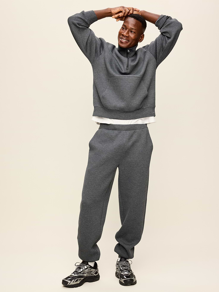 L'image numéro 2 présente Pantalon de jogging coupe généreuse en molleton raffiné