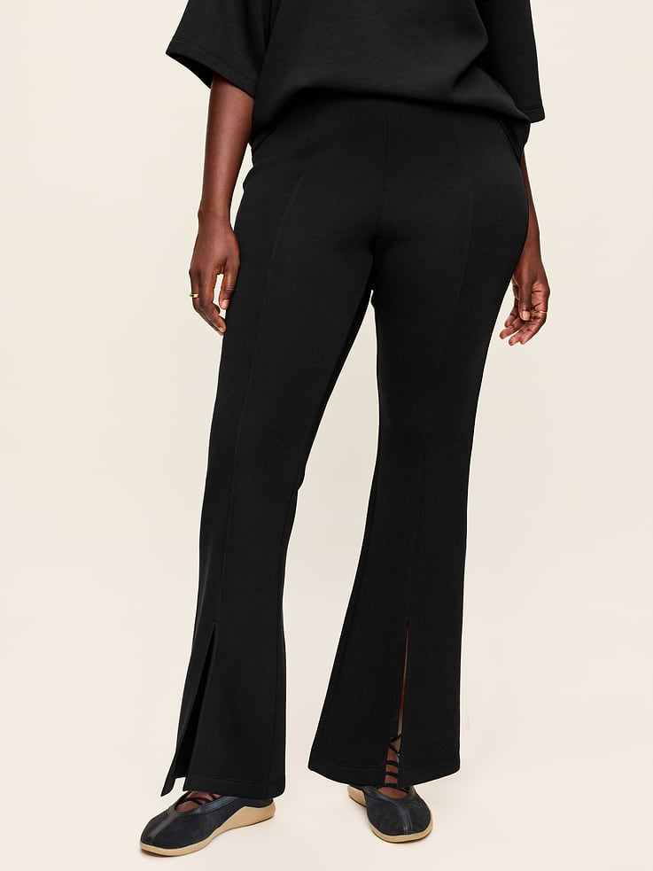 L'image numéro 6 présente Pantalon jambe évasée à taille haute en molleton raffiné
