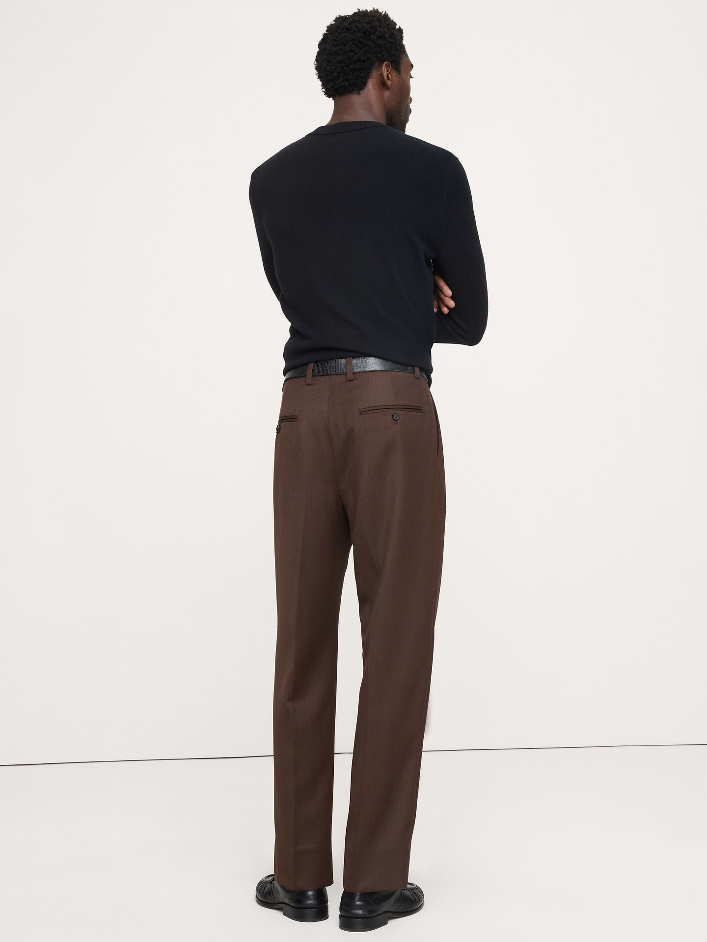 L'image numéro 3 présente Pantalon habillé à coupe classique fuselée en sergé