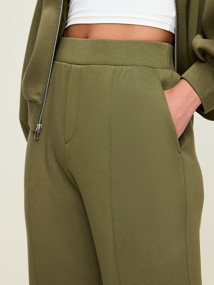 Image number 5 showing, High-Waisted Bounce Fleece Trouser Sweatpants