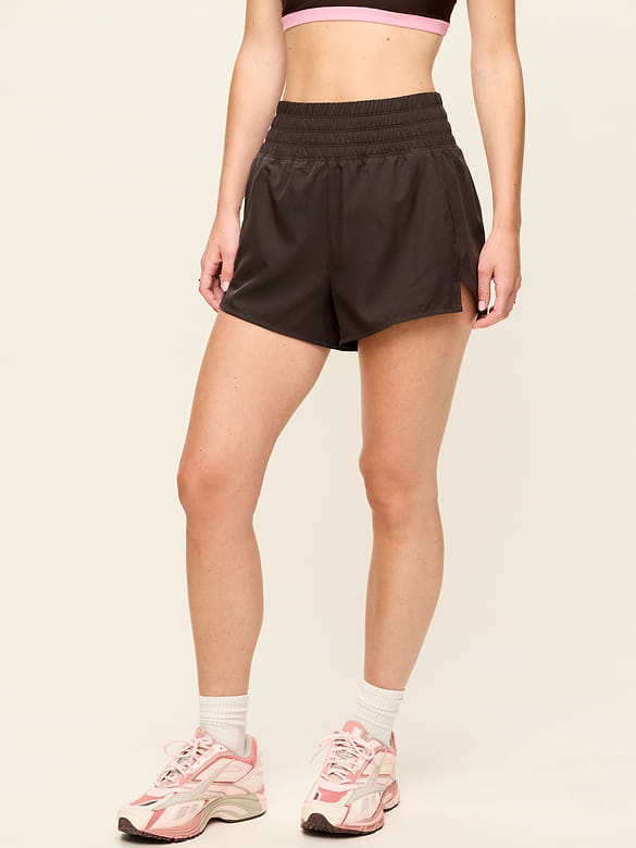 Extra High-Waisted Crinkle Run Shorts -- 3-inch inseam