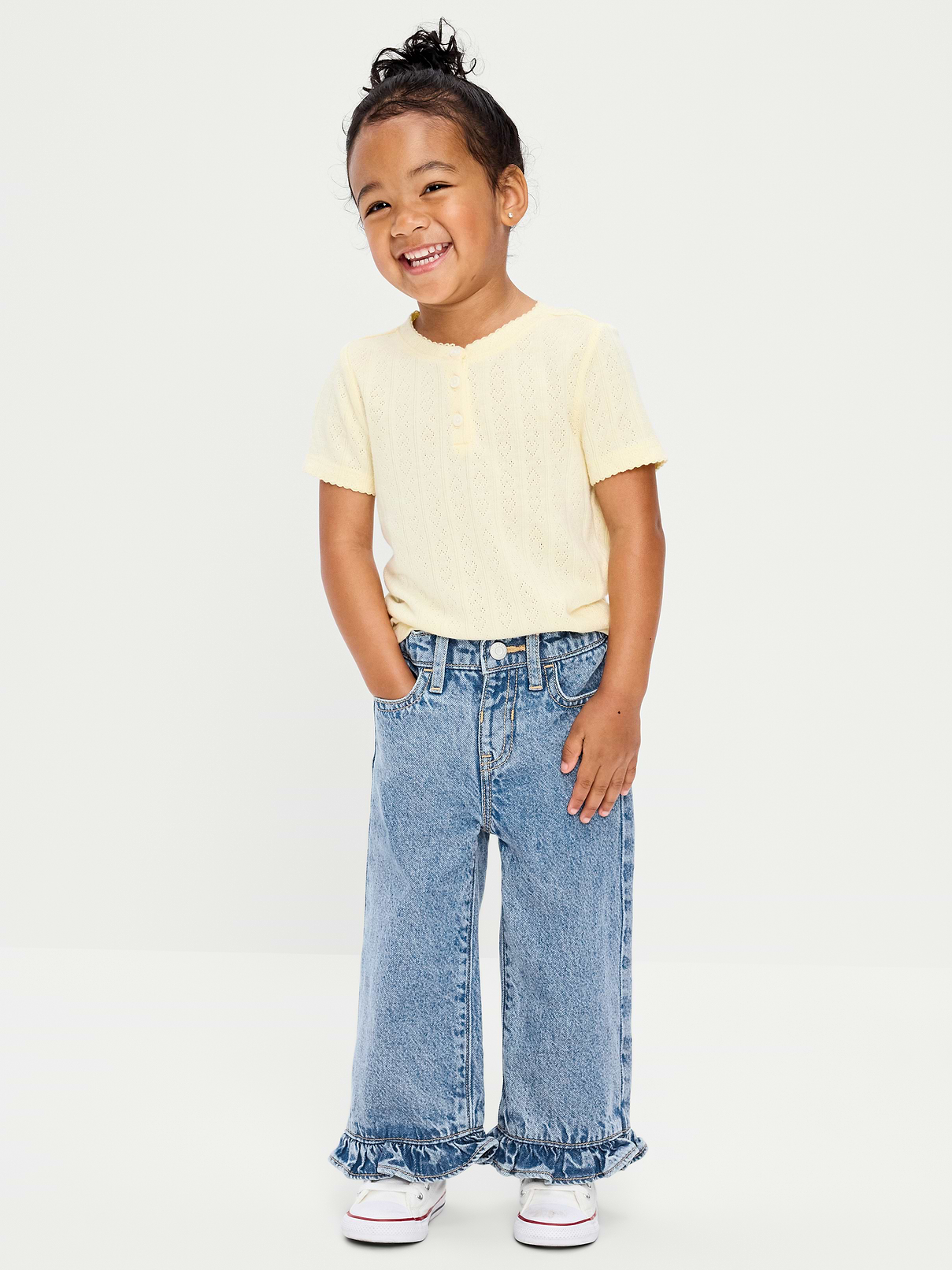 L'image numéro 1 présente Jean coupe très généreuse jambe large à taille haute et à volants pour fille