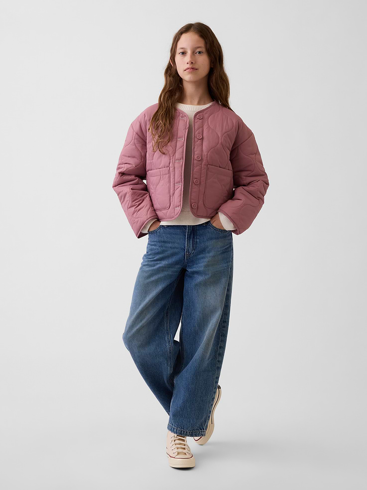 L'image numéro 4 présente Veste rembourrée légère matelassée en nylon recyclé pour Enfant