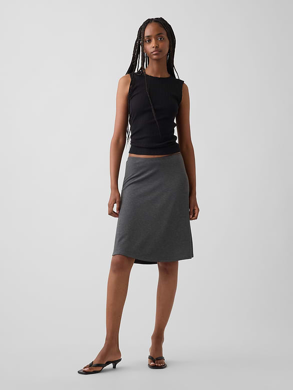 Easy Knee-Length Skirt