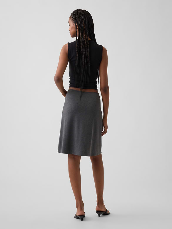 Easy Knee-Length Skirt