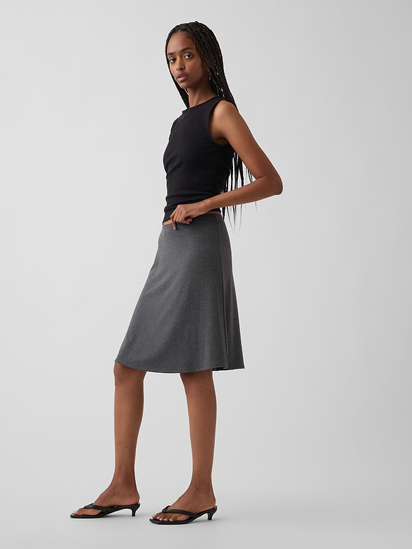 Easy Knee-Length Skirt