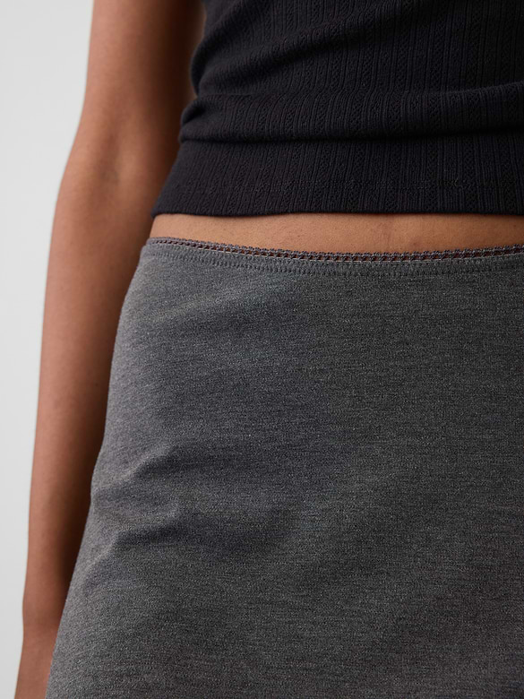 Easy Knee-Length Skirt
