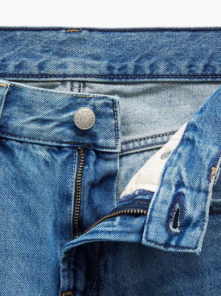 L'image numéro 8 présente Le jean ample à taille basse Hailey