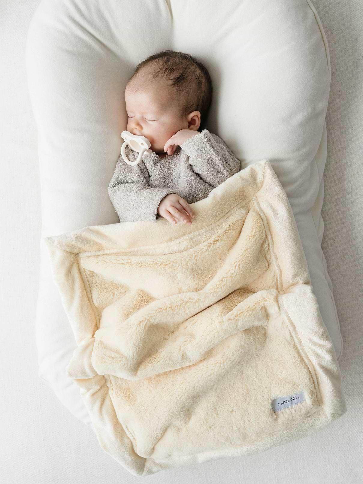 Image number 2 showing, Saranoni Lush Mini Blanket