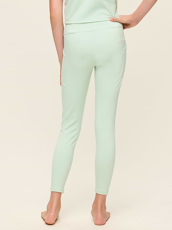 High-Waisted StudioSmooth 7/8 Leggings for Girls