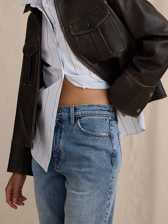 Mid-Rise Barrel Crop Jean