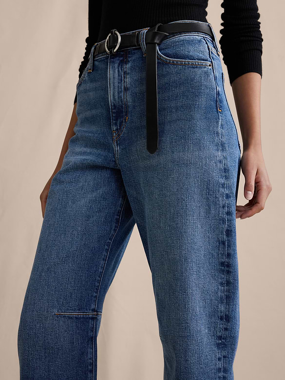 Mid-Rise Barrel Crop Jean