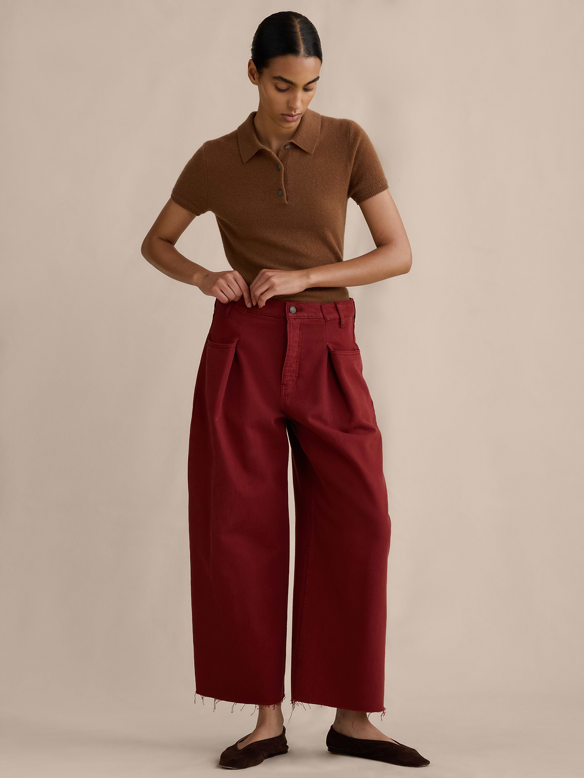 Mid-Rise Loose Pleated Crop Jean