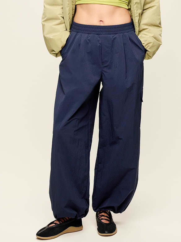 Mid-Rise Adjustable Active Woven Utility Pants