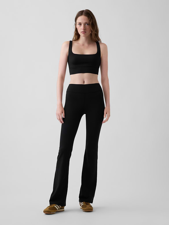 GapFit Smooth Square-Neck Sports Bra