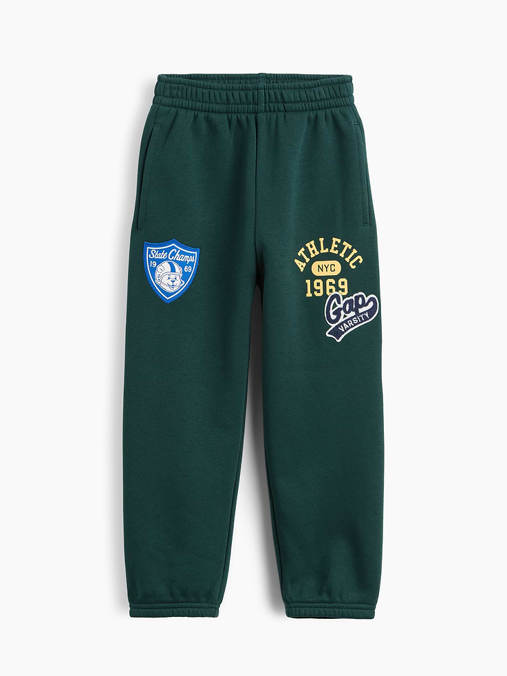 L'image numéro 2 présente Pantalon en coton ouaté VintageDoux à logo de style universitaire pour Bébé et Tout-petit