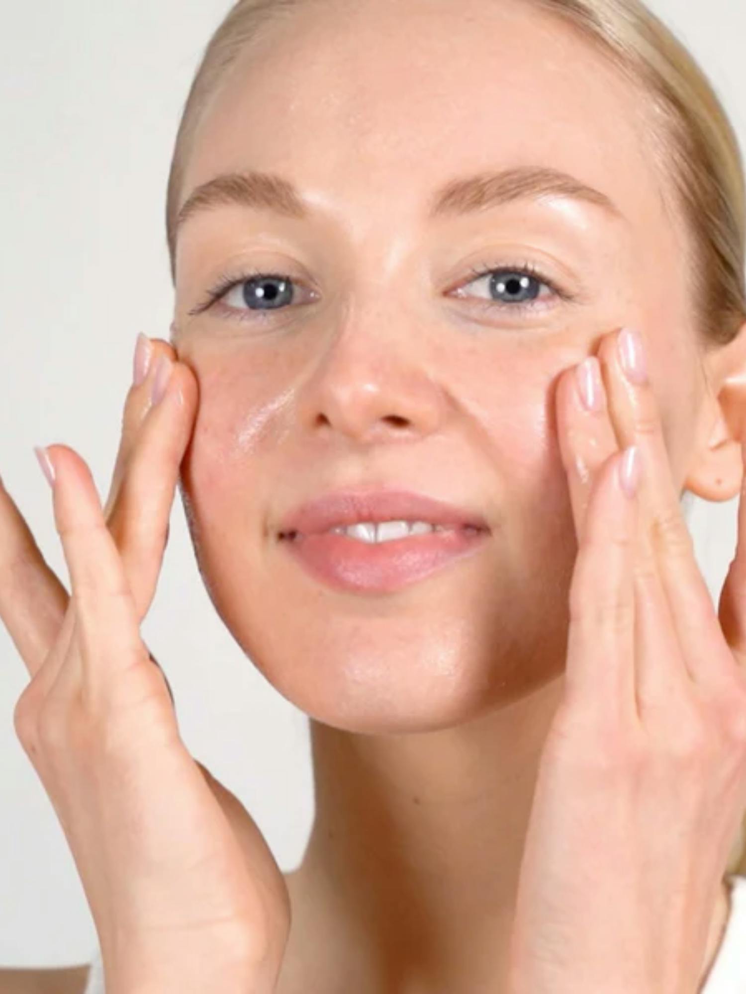 Image number 3 showing, Mario Badescu Botanical Exfoliating Scrub
