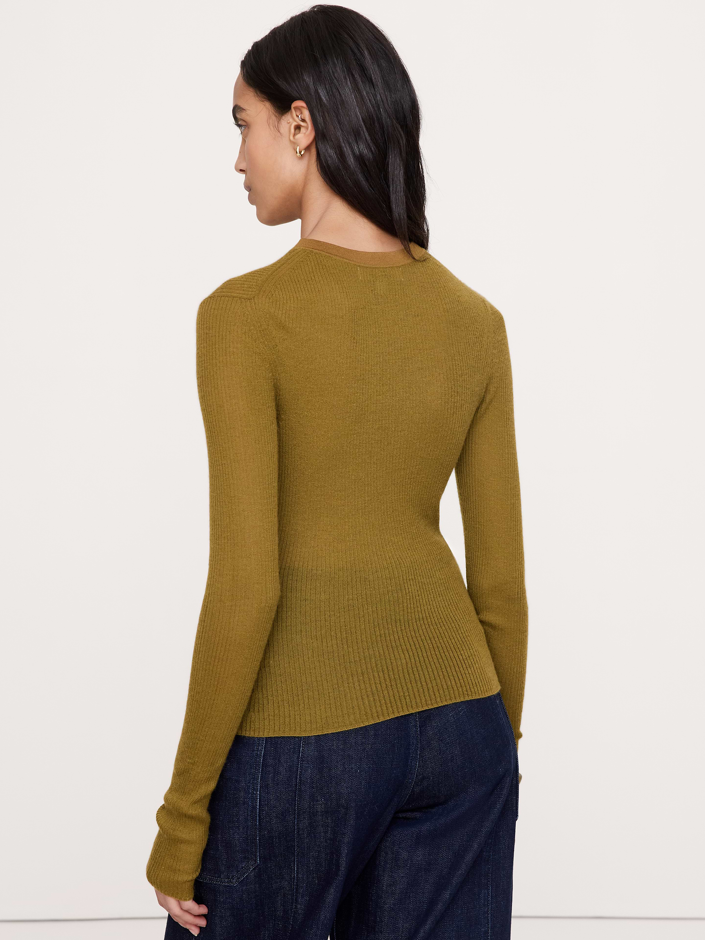 L'image numéro 3 présente Henley en cachemire ultra-léger