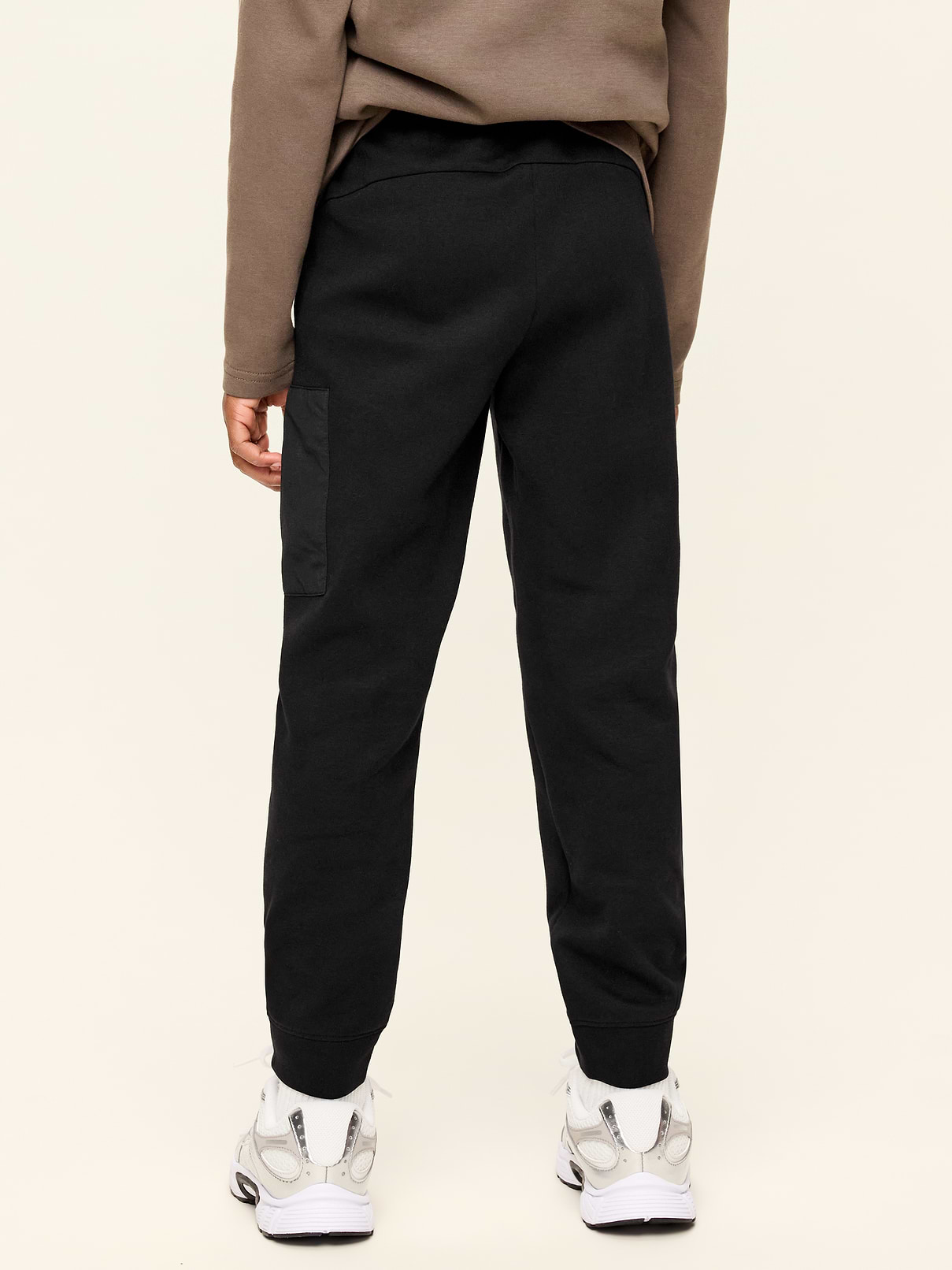 L'image numéro 2 présente Pantalon de jogging utilitaire en molleton dynamique pour garçon