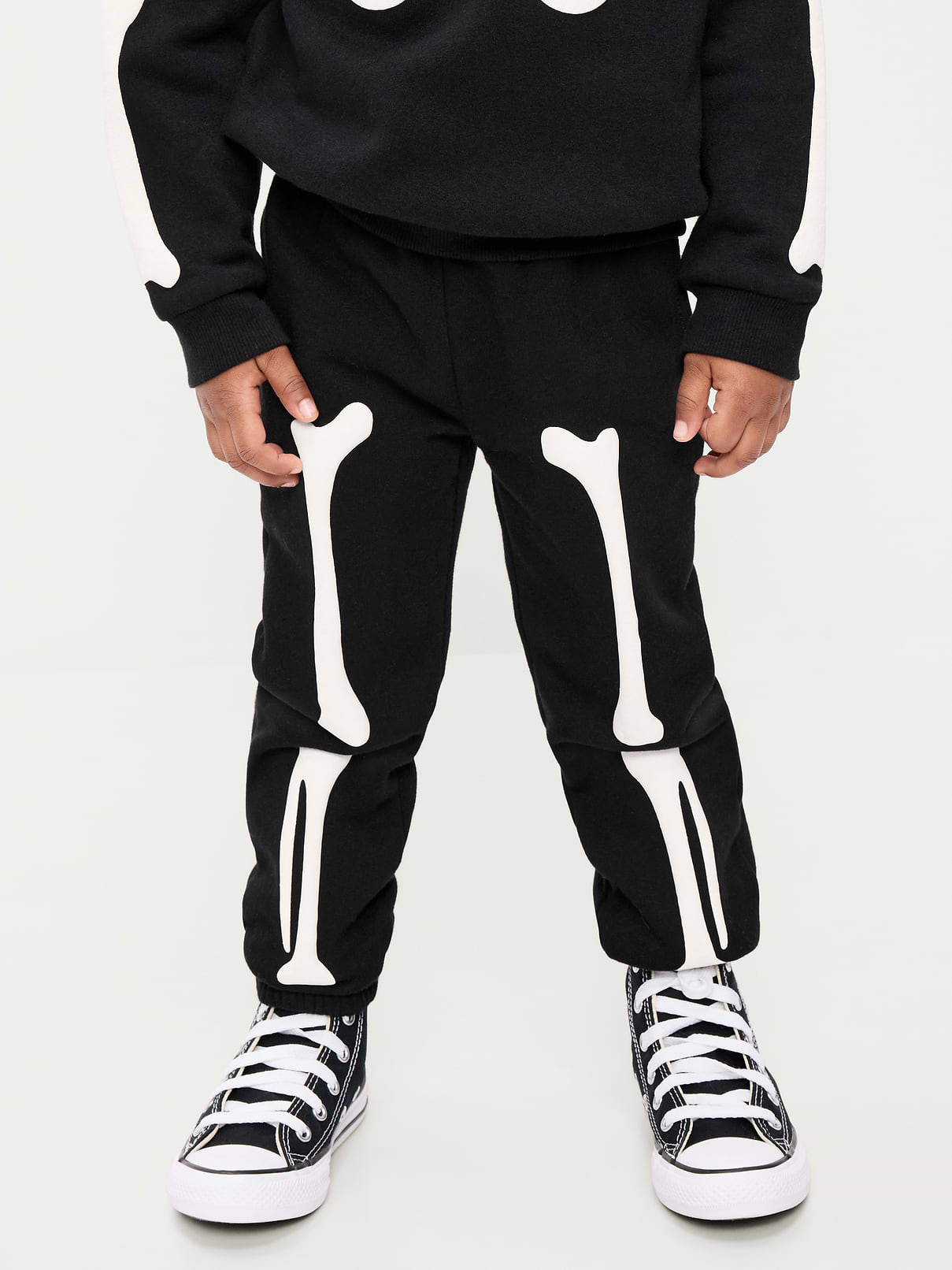 L'image numéro 2 présente Pantalon de jogging en coton ouaté à logo pour tout-petit