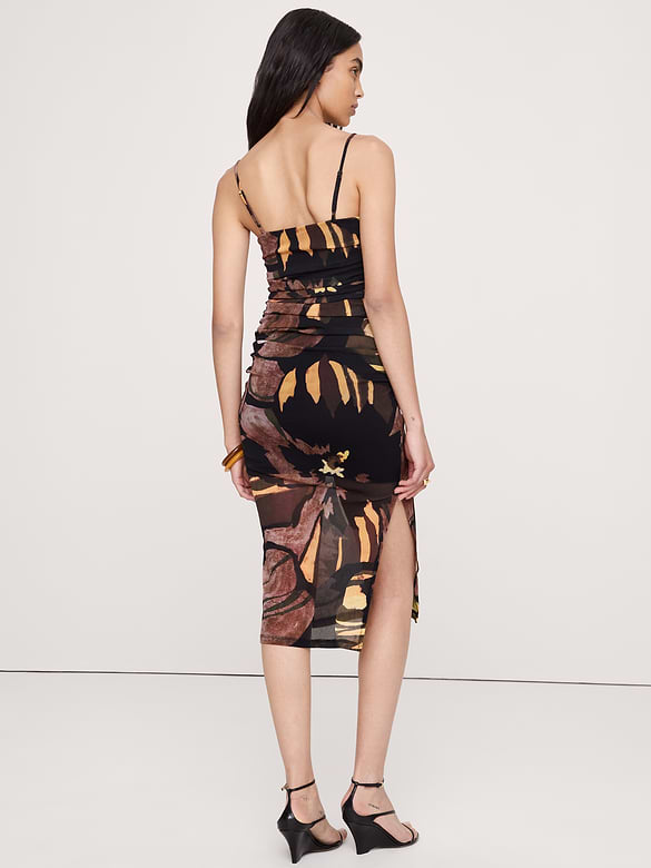 Robe mi-longue froncée à mailles