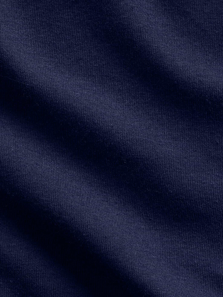 L'image numéro 4 présente T-shirt moderne à col montant