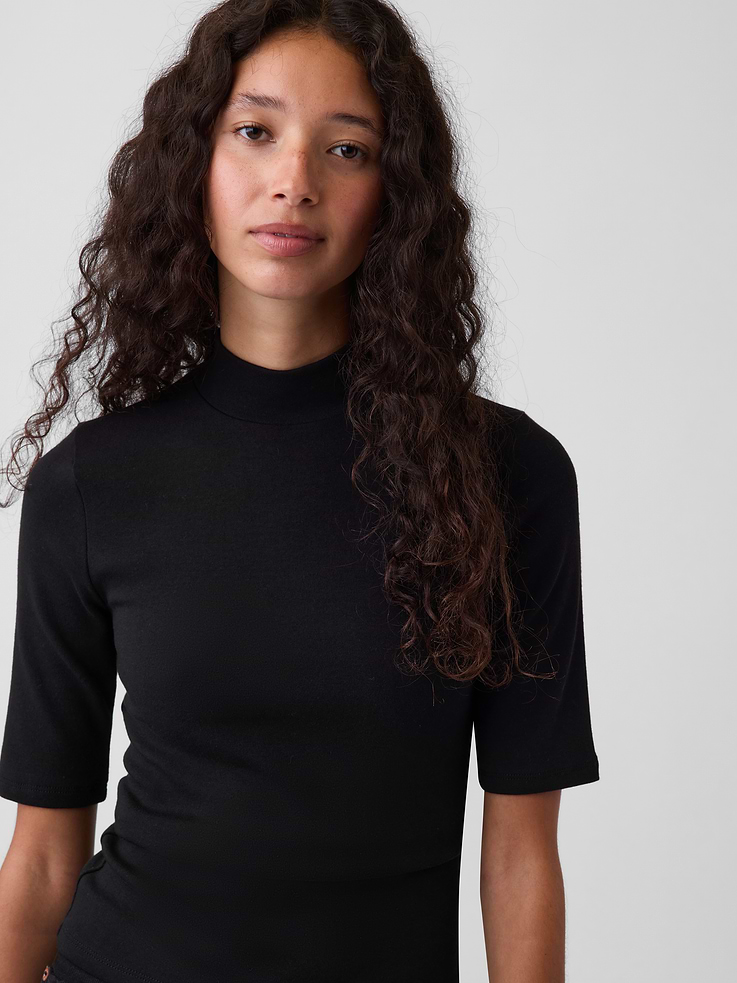 L'image numéro 4 présente T-shirt moderne à col montant