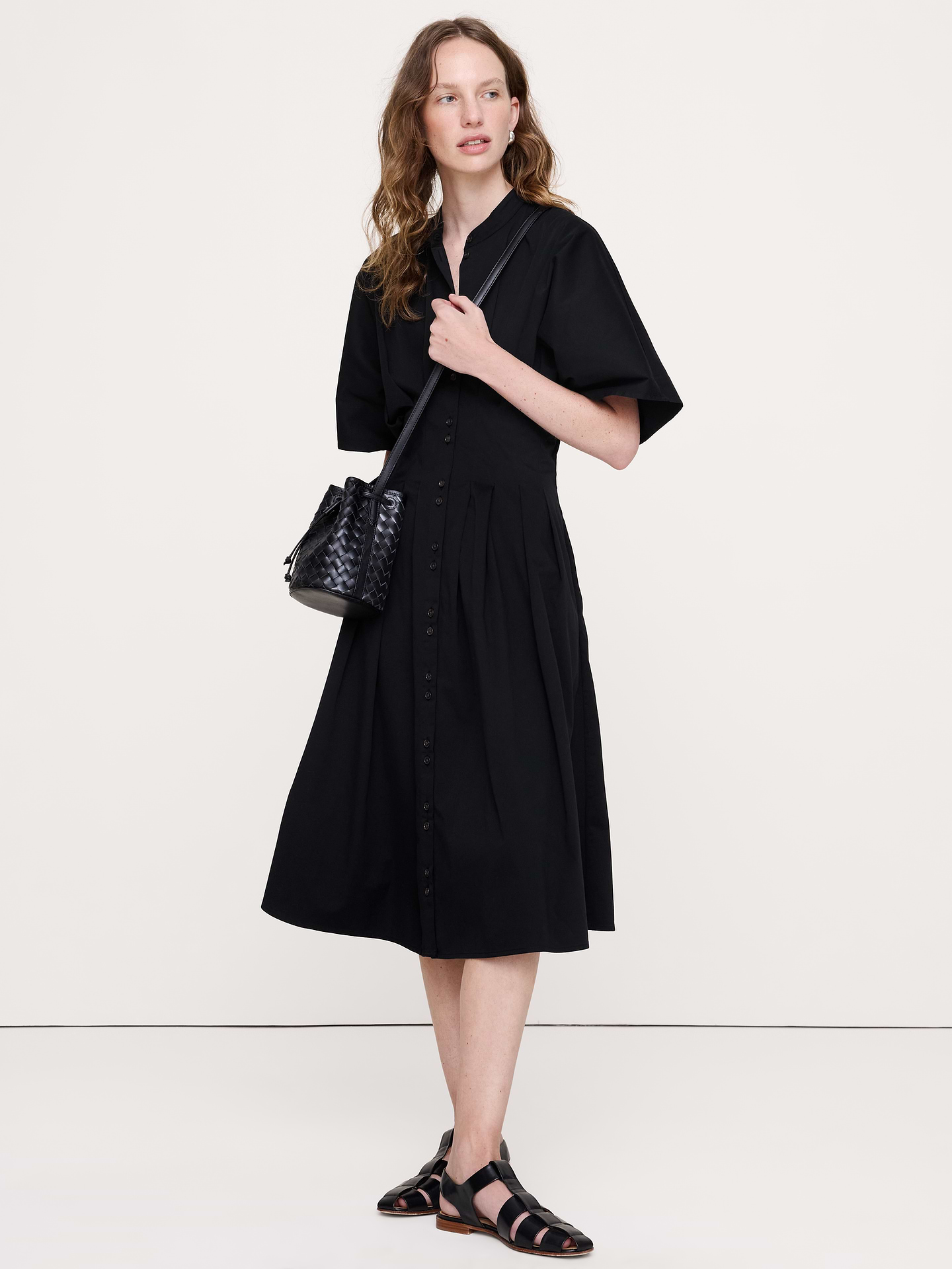 L'image numéro 1 présente Robe mi-longue à plis en coton extensible