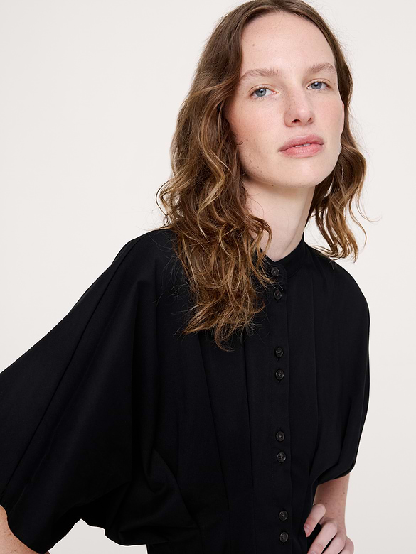 Robe mi-longue à plis en coton extensible
