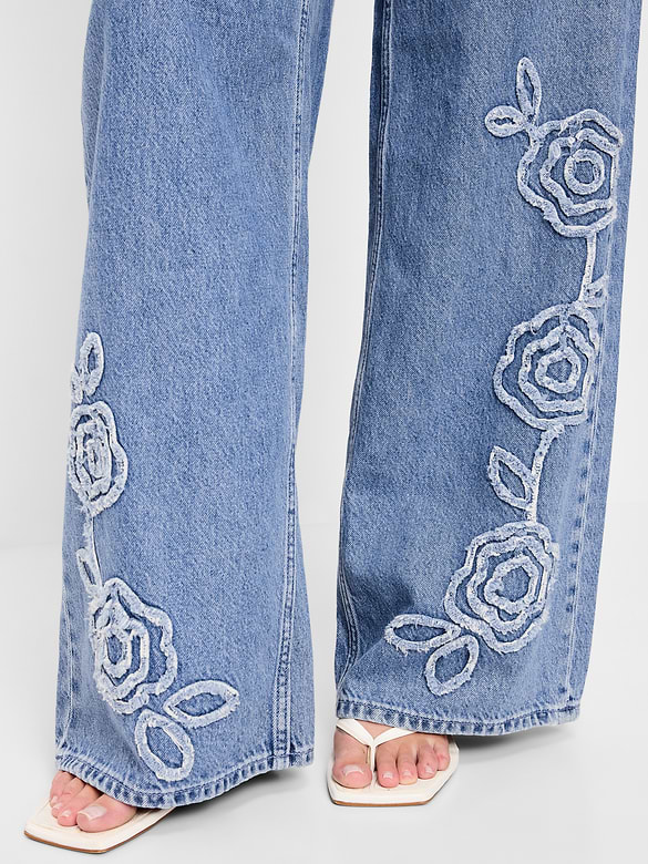 Low-Rise Baggy Wide-Leg Jeans