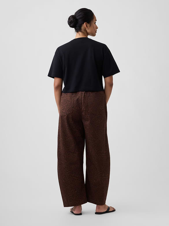 Mid Rise Print Pull-On Barrel Jeans