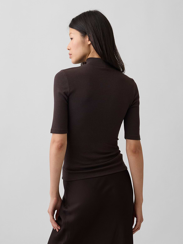 Modern Mockneck T-Shirt