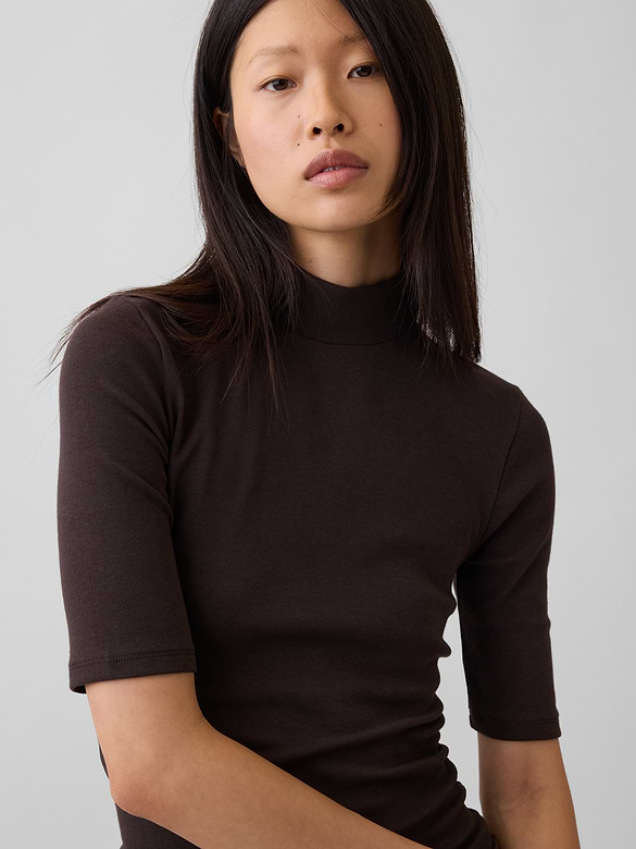 Modern Mockneck T-Shirt