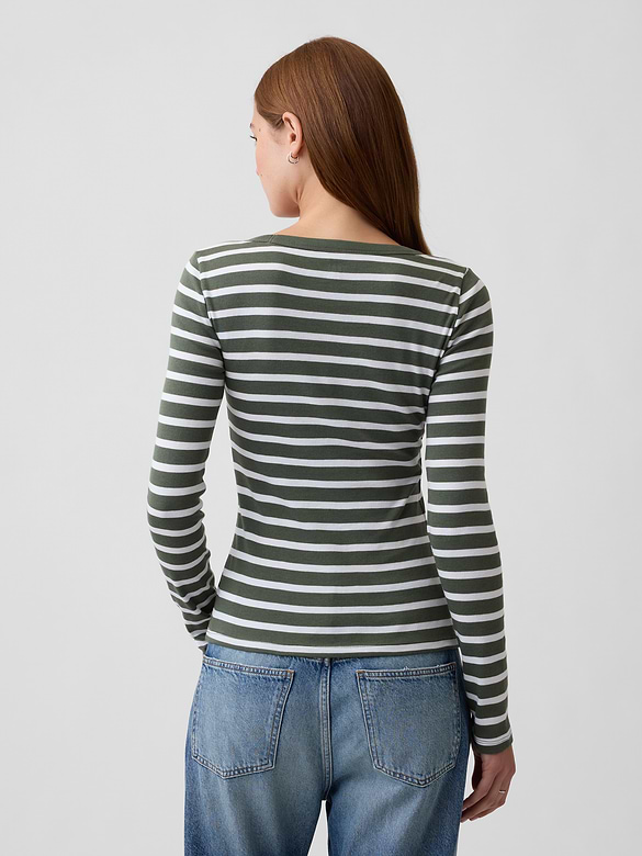 Modern Ribbed V-Neck T-Shirt