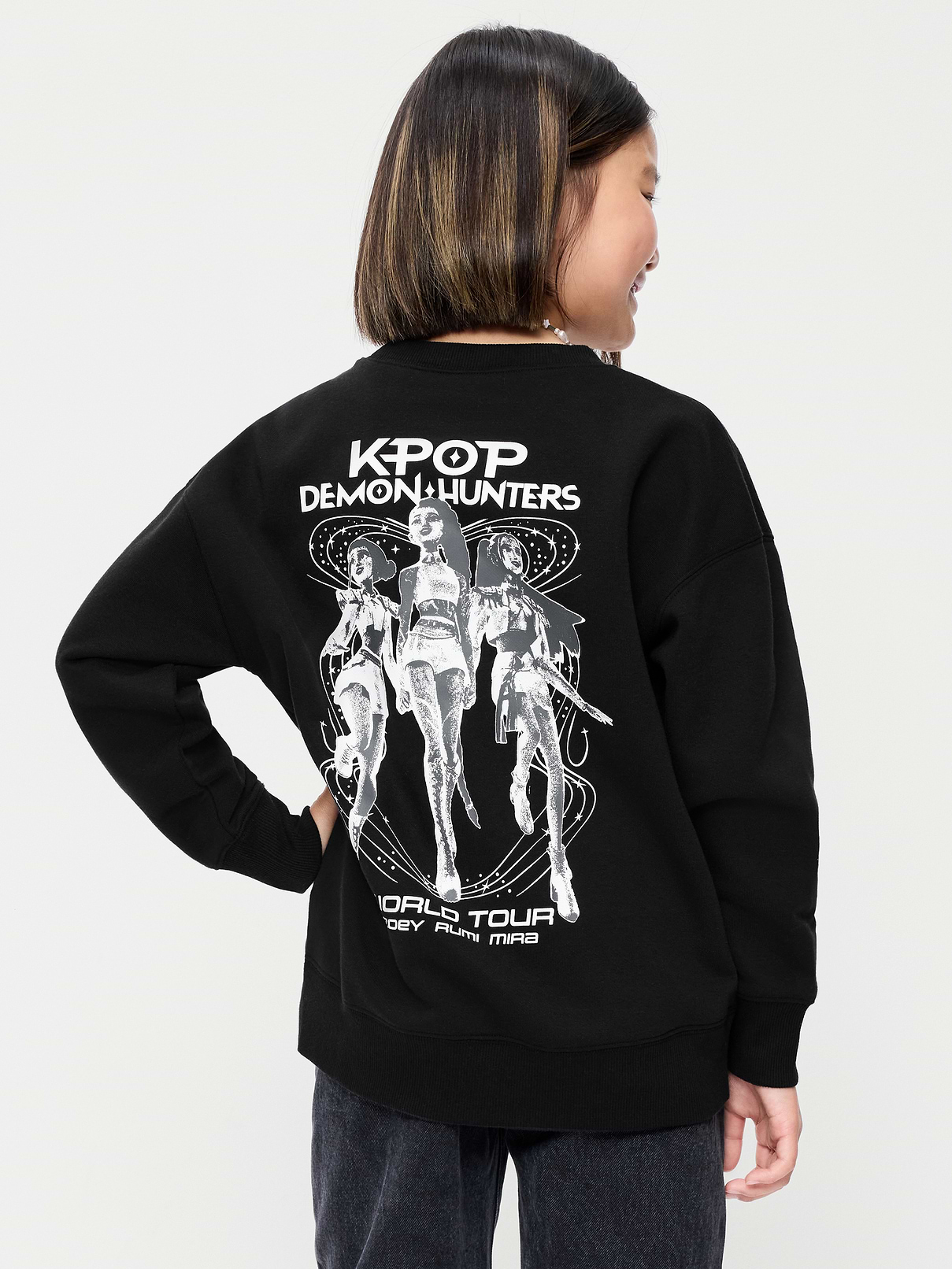L'image numéro 2 présente Chandail long surdimensionné en coton ouaté à imprimé KPop Demon Hunters™ pour fille