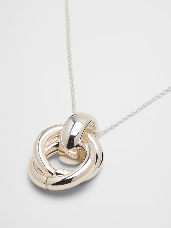 Linked Pendant Necklace