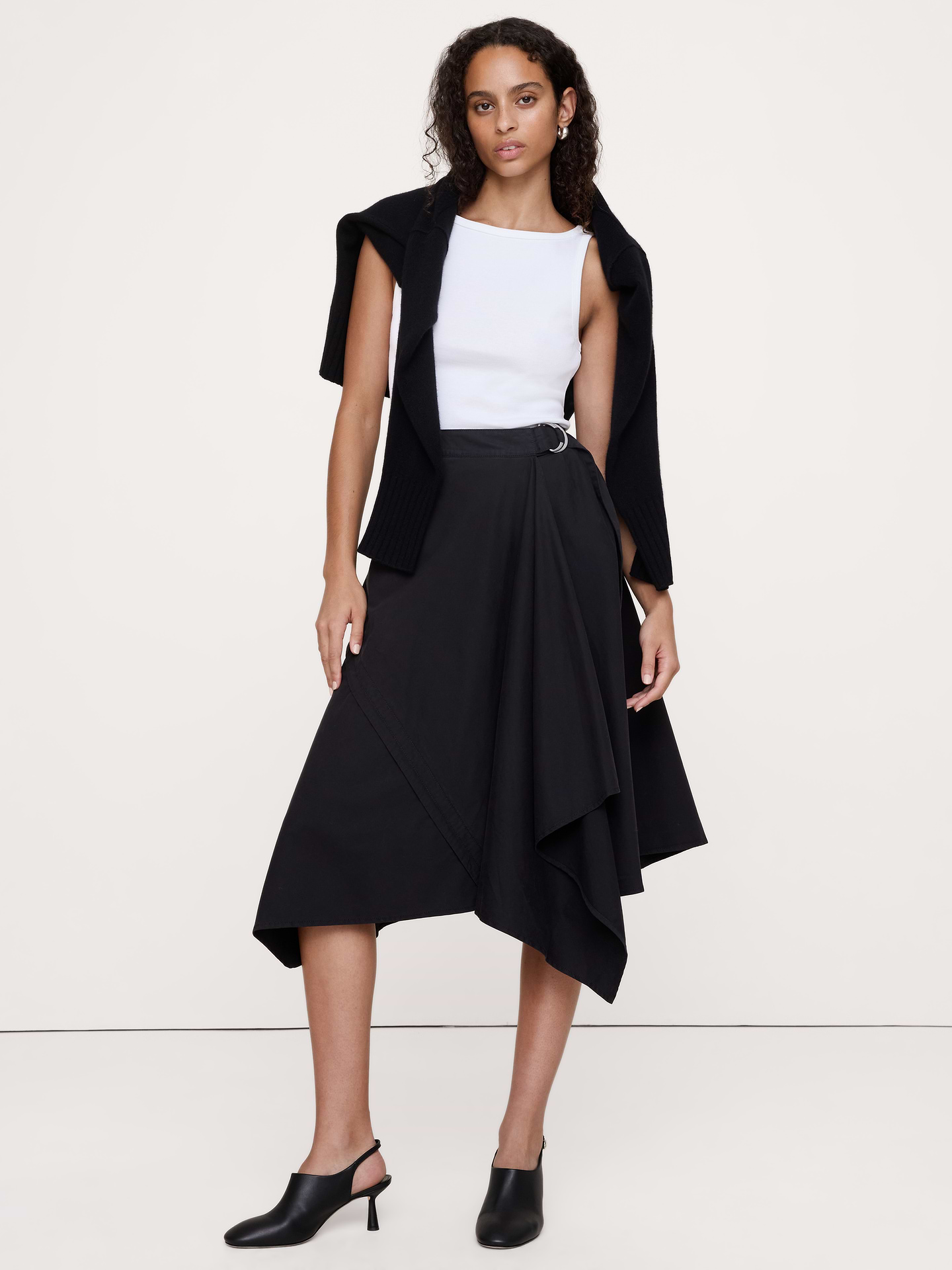 L'image numéro 8 présente Camisole minimaliste en coton