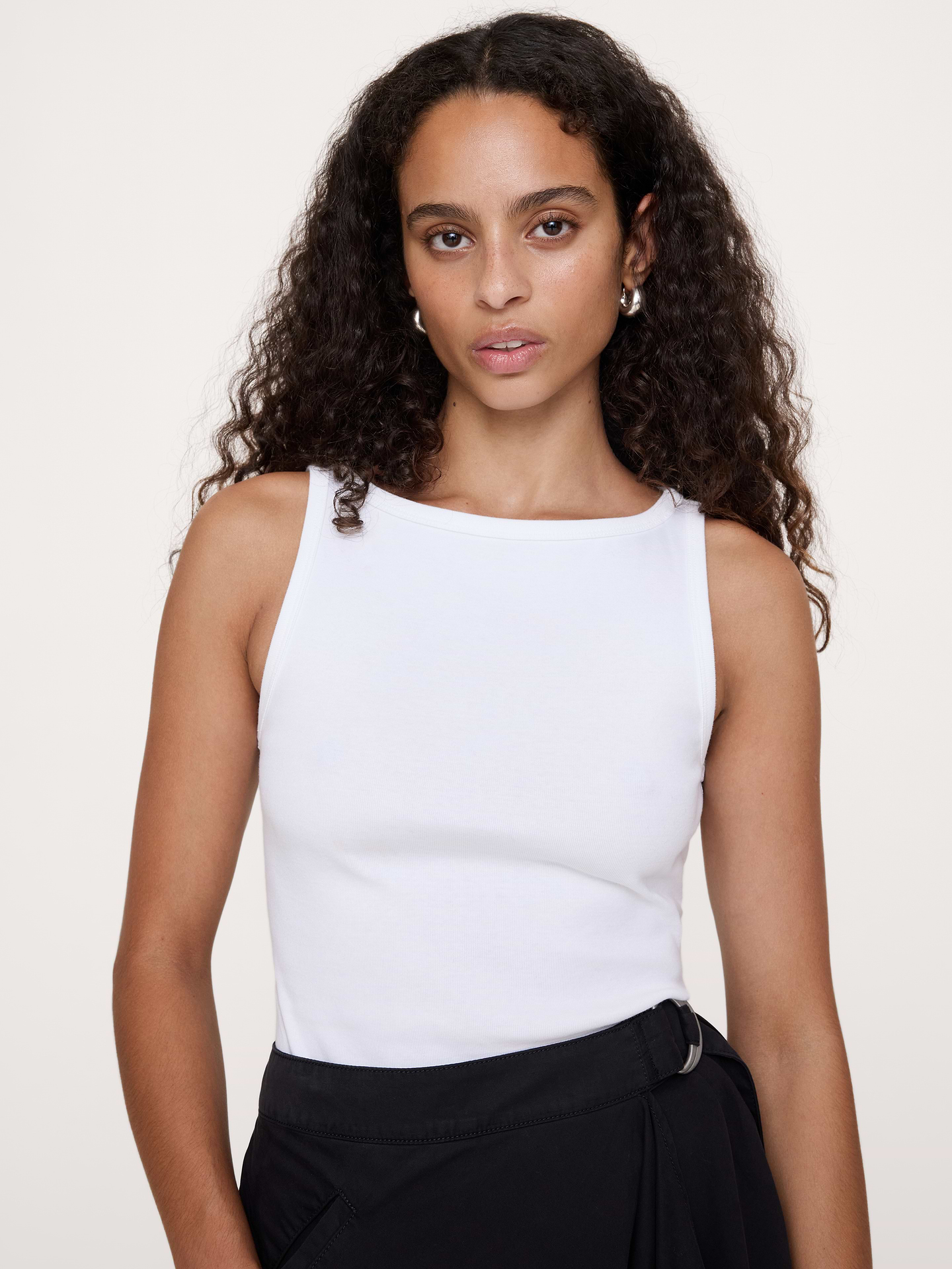 L'image numéro 1 présente Camisole minimaliste en coton