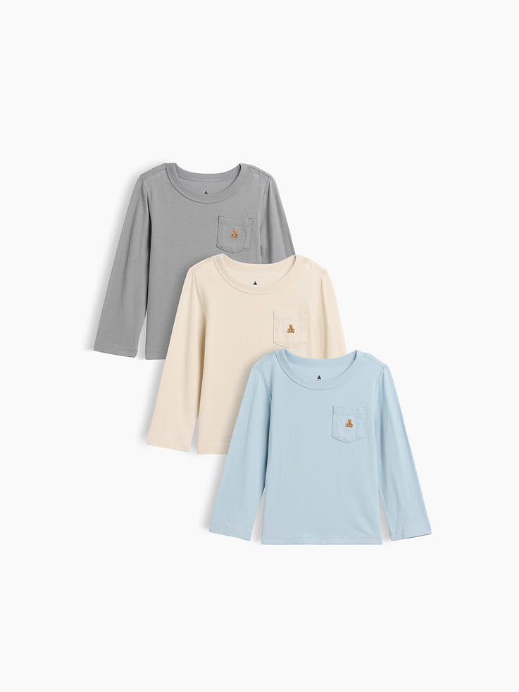 Image 1 de 2, Passez de l’heure des câlins à l’heure du jeu en un rien de temps grâce à nos indispensables préférés à agencer à volonté. Tous les modèles sont faits de coton doux avec des motifs amusants et des couleurs vives., Jersey de coton doux., Ras du cou., Manches longues., Poche appliquée sur la poitrine., Fait de 100 % de coton qui répond aux normes du programme U.S. Cotton Trust Protocol. Les fermes membres du programme s’engagent à améliorer leur empreinte environnementale en réduisant la consommation d’eau et en améliorant la santé des sols (Numéro de la demande: 10127)., Produit #915308