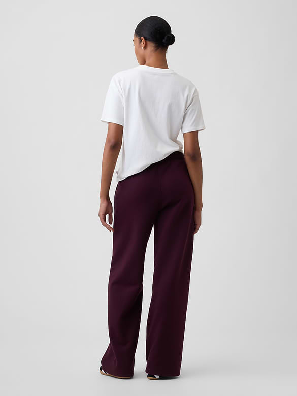 Relaxed Gap Graphic Straight-Leg Sweatpants