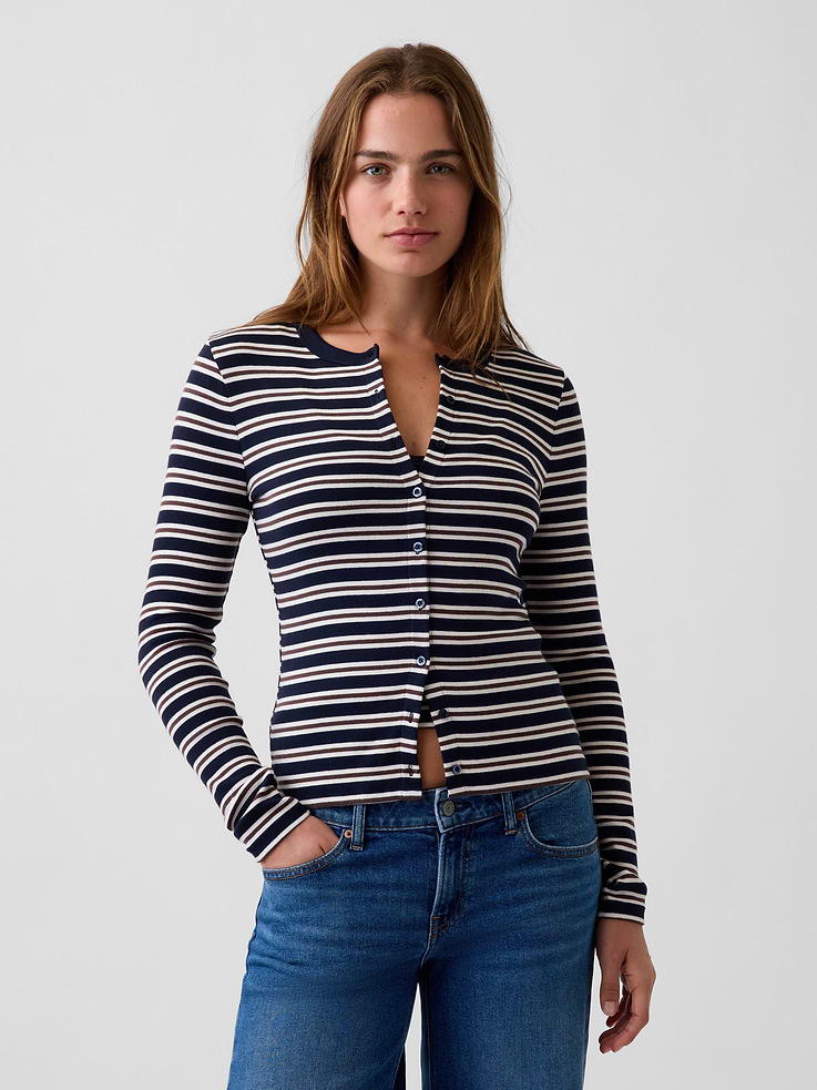 L'image numéro 1 présente Cardigan moderne ras du cou