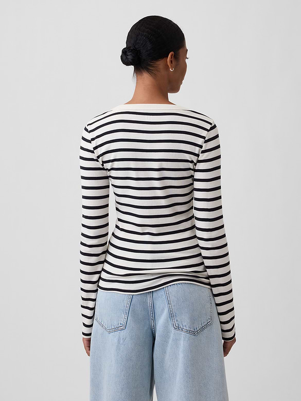 Modern Ribbed V-Neck T-Shirt