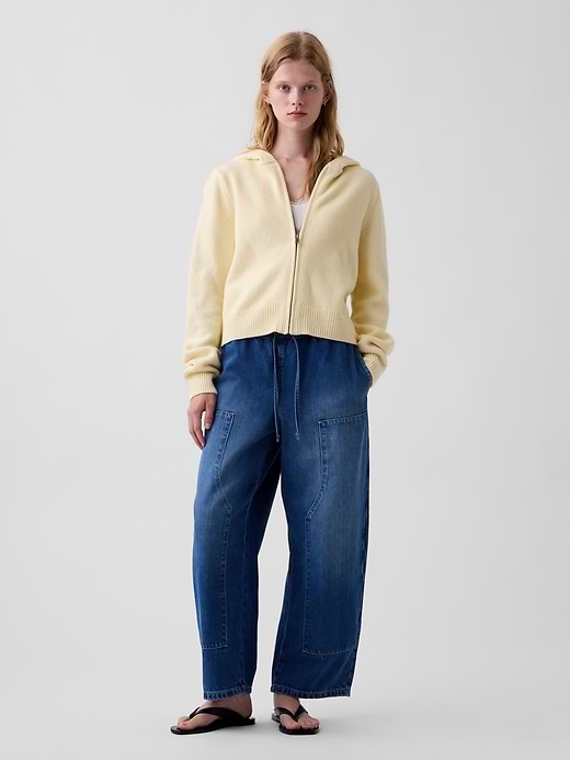 High Rise UltraSoft Easy Barrel Jeans - Medium wash by Gap