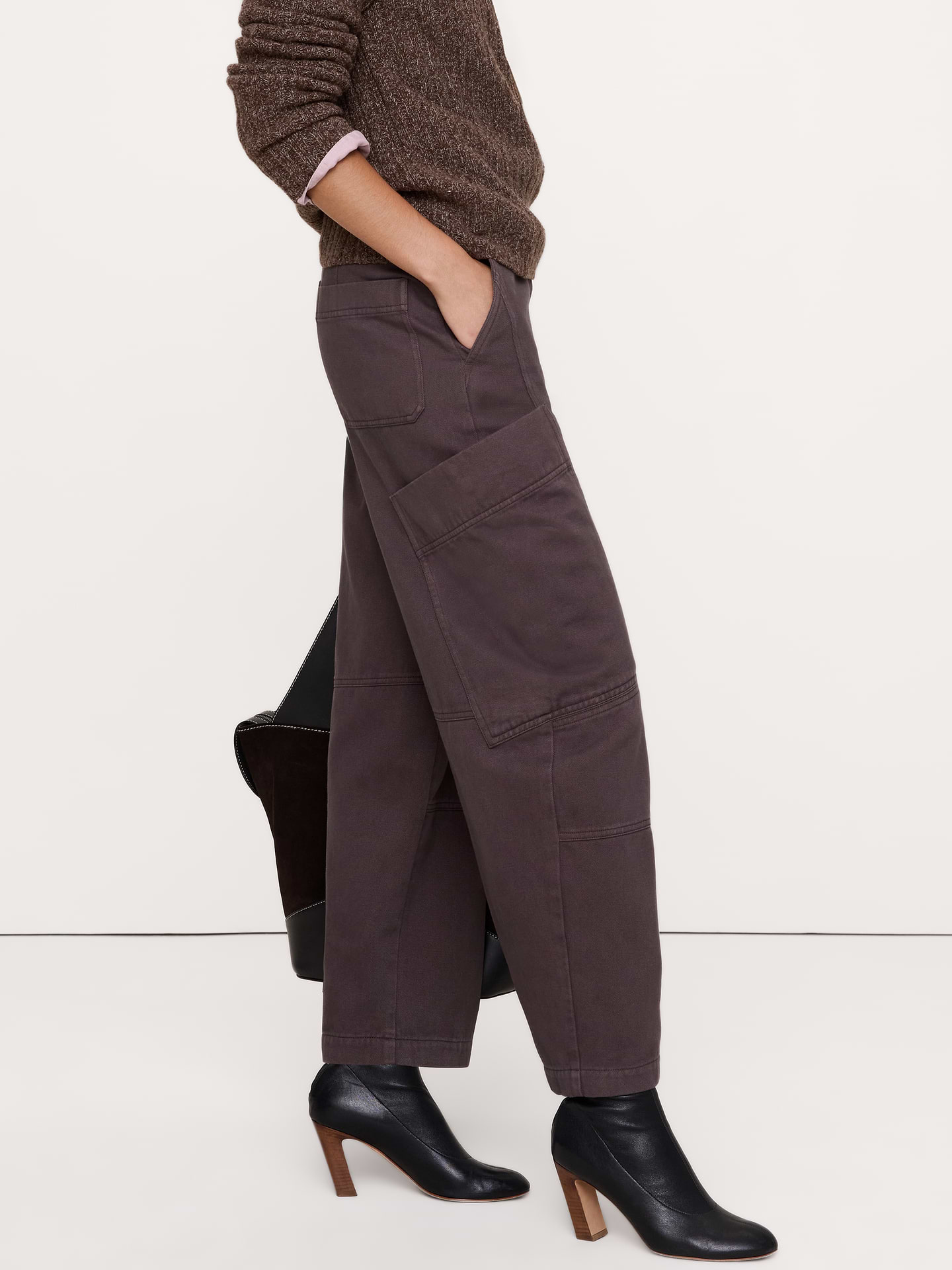 Image number 4 showing, High-Rise Cotton-Linen Barrel Pant