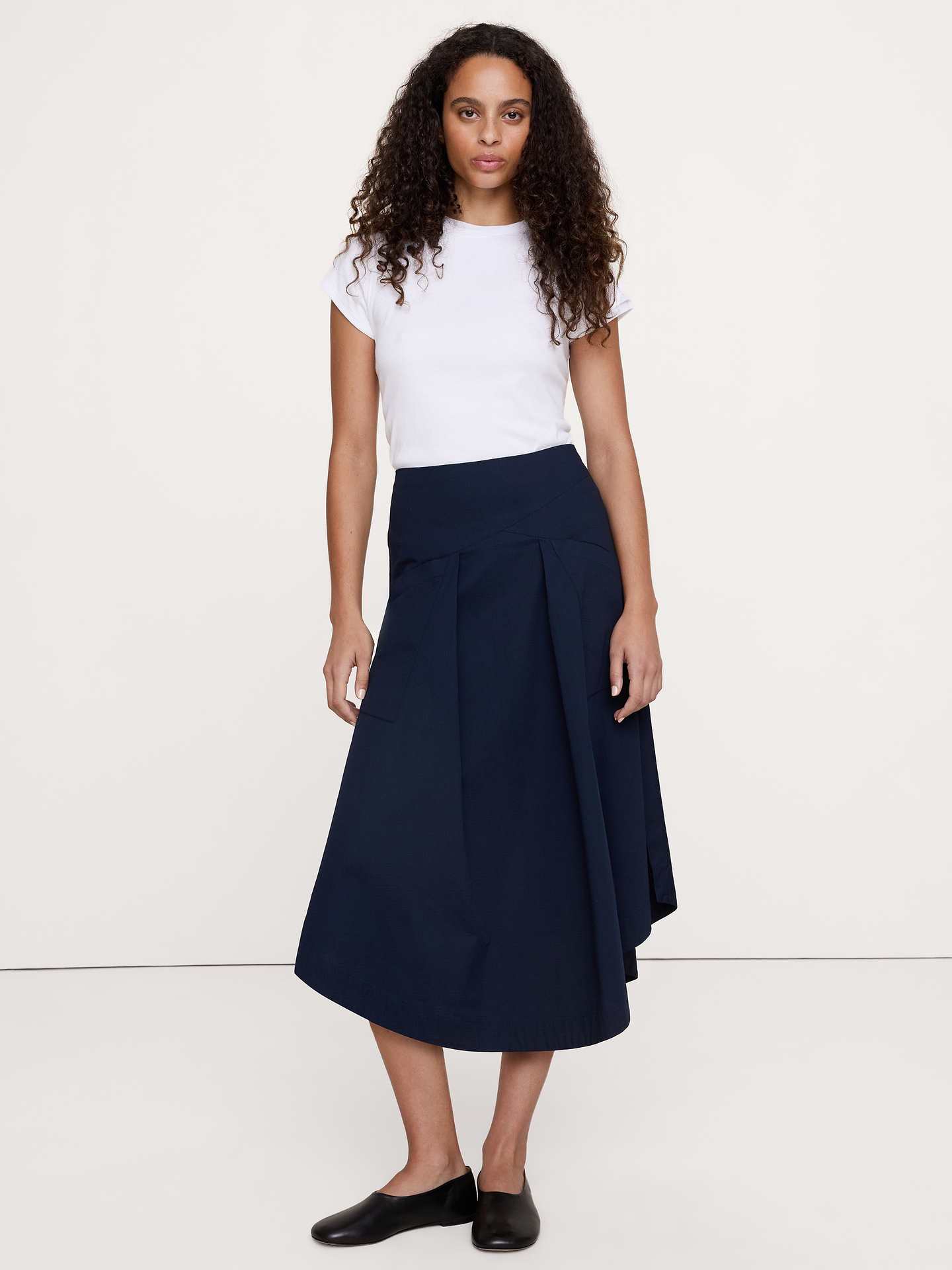 L'image numéro 2 présente Jupe mi-longue en coton extensible à taille basse