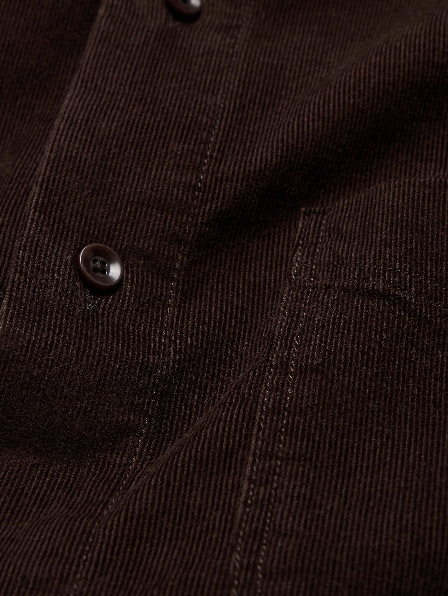 L'image numéro 6 présente Chemise standard en velours côtelé léger