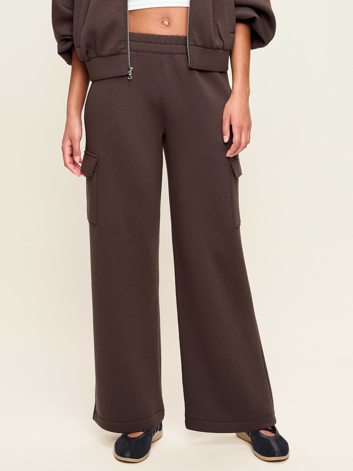 High-Waisted Bounce Fleece Wide-Leg Cargo Sweatpants - Black Coffee by Old Navy