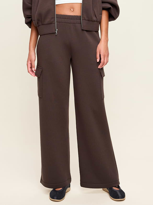 High-Waisted Bounce Fleece Wide-Leg Cargo Sweatpants