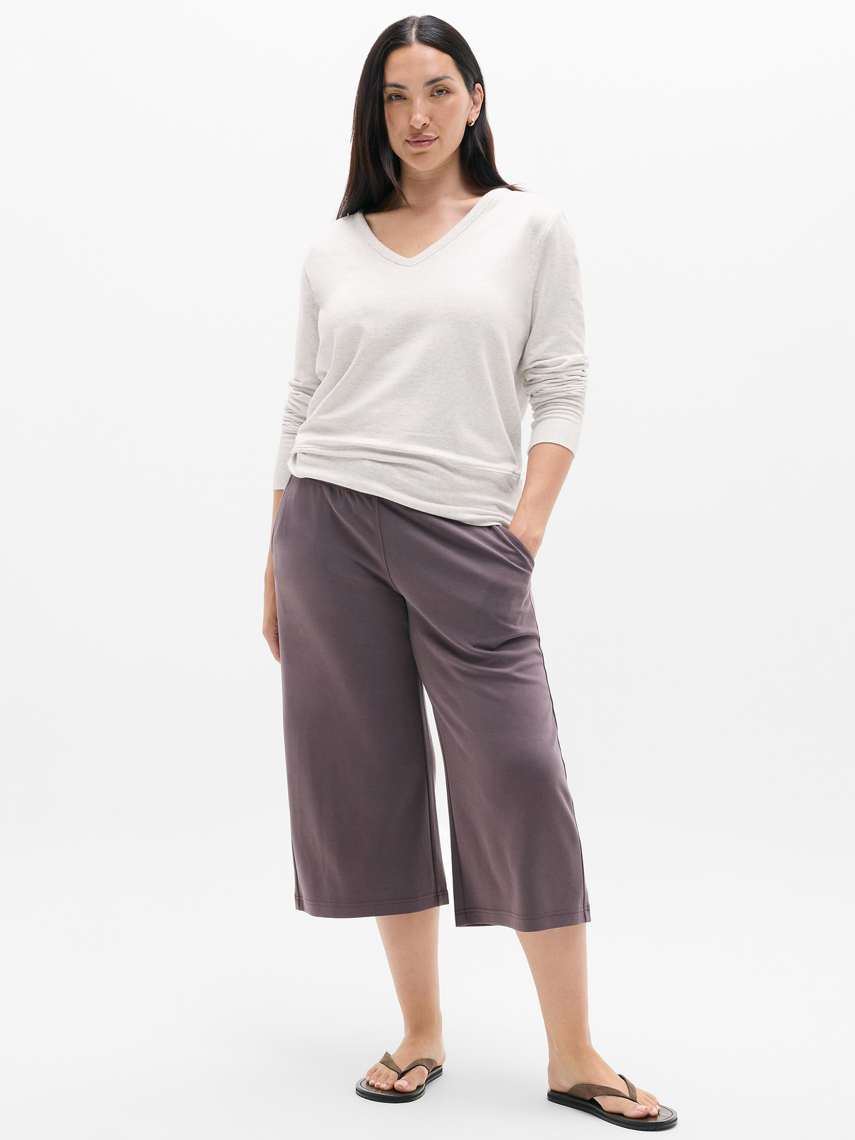 Image number 2 showing, Coaster Luxe V-Neck Sweatshirt